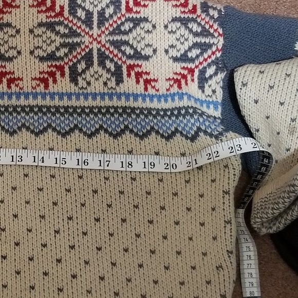 COPY - COPY - Vintage Snowflake Sweater - Picture 4 of 16